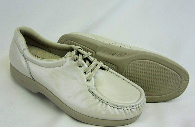 NEW IN THE BOX AUTHENTIC STOCK FROM SAS TAKE TIME PEARL BONE LEATHER 
