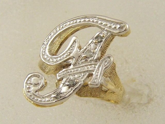   WHITE GOLD LADIES RIGHT HAND PAVE DIAMOND F NAME INITIAL RING  